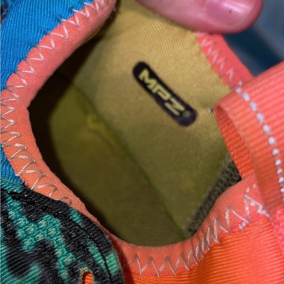 Orange and Green Sneakers!! Under armor toxic six posion dart frog - Picture 6 of 7